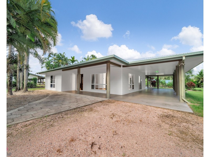 9 Abraham St, Tully QLD 4854