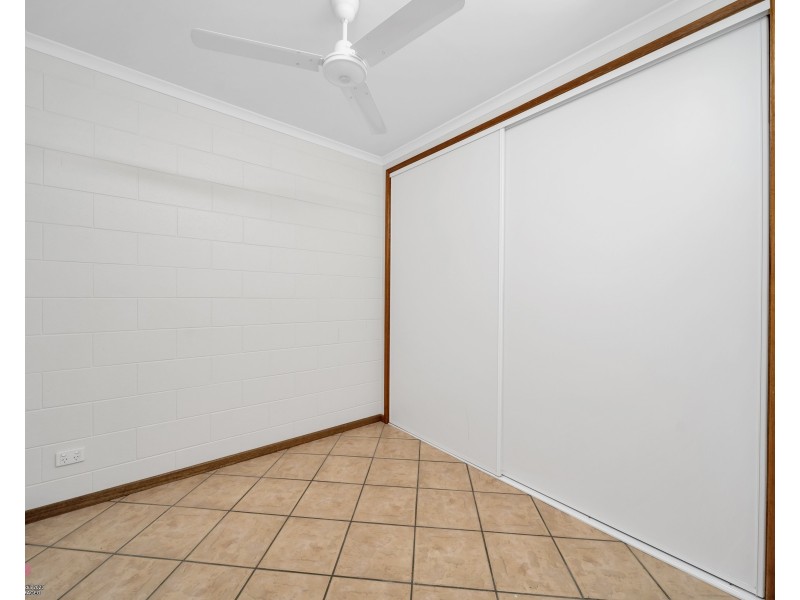 9 Abraham St, Tully QLD 4854