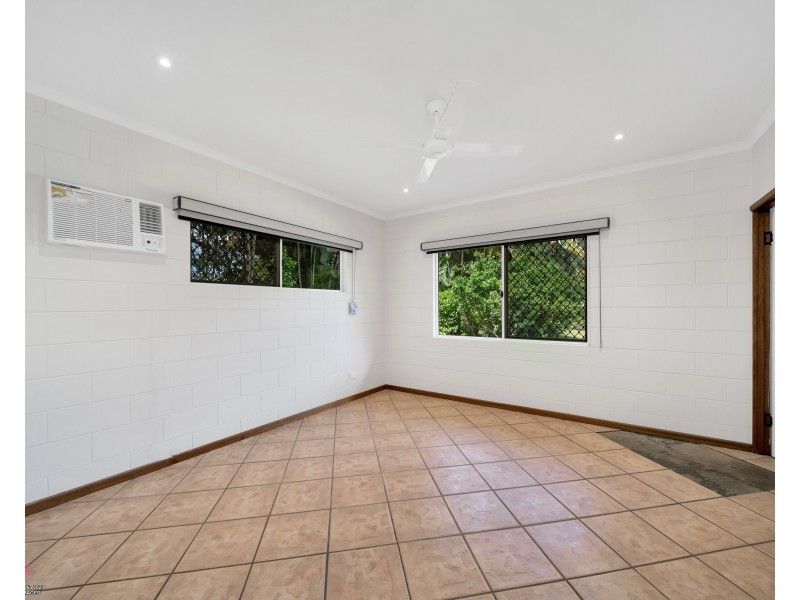 9 Abraham St, Tully QLD 4854
