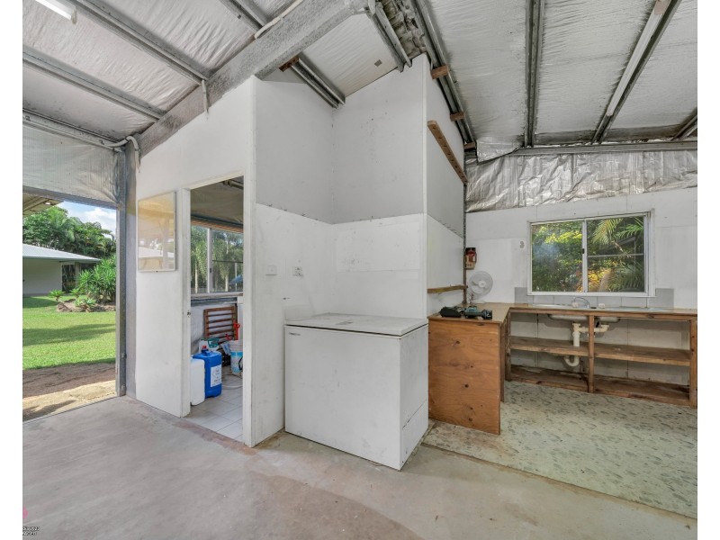 9 Abraham St, Tully QLD 4854