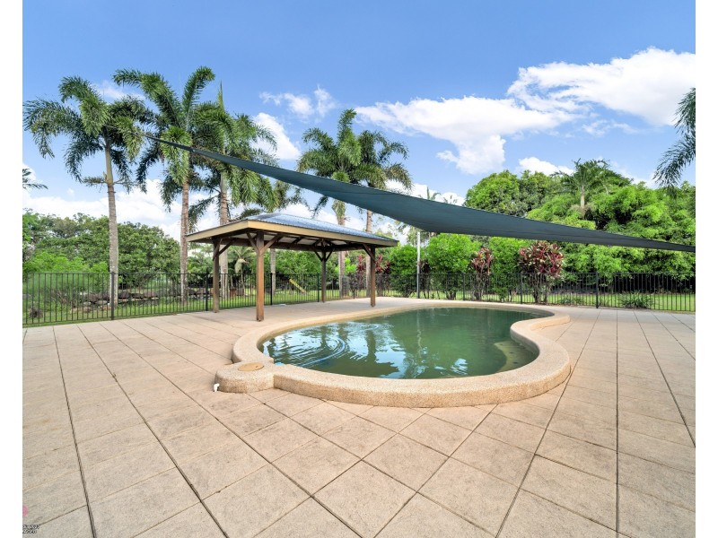 9 Abraham St, Tully QLD 4854