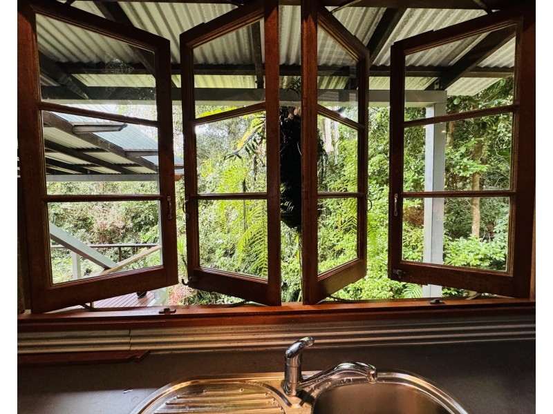 13 Bicton Cl, Bingil Bay QLD 4852