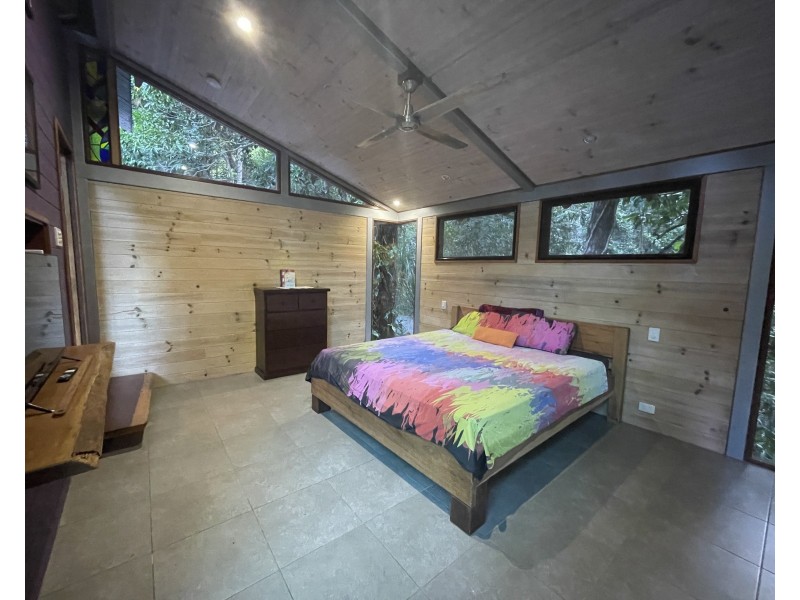 13 Bicton Cl, Bingil Bay QLD 4852