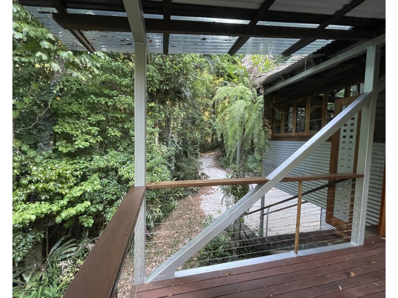 13 Bicton Cl, Bingil Bay QLD 4852