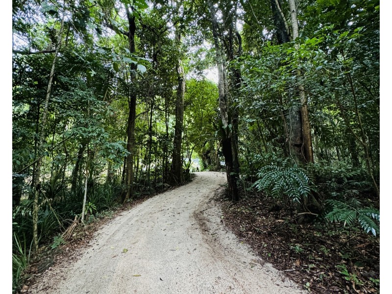 13 Bicton Cl, Bingil Bay QLD 4852