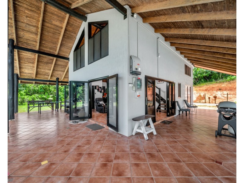 5 Plantation Dr, Bingil Bay QLD 4852