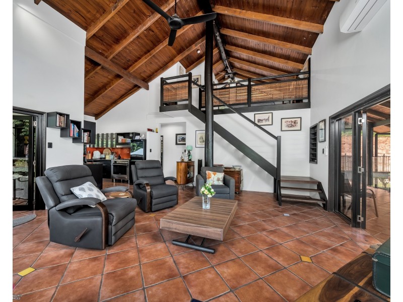 5 Plantation Dr, Bingil Bay QLD 4852