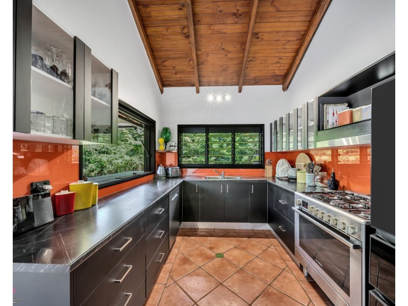 5 Plantation Dr, Bingil Bay QLD 4852