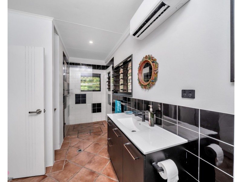 5 Plantation Dr, Bingil Bay QLD 4852