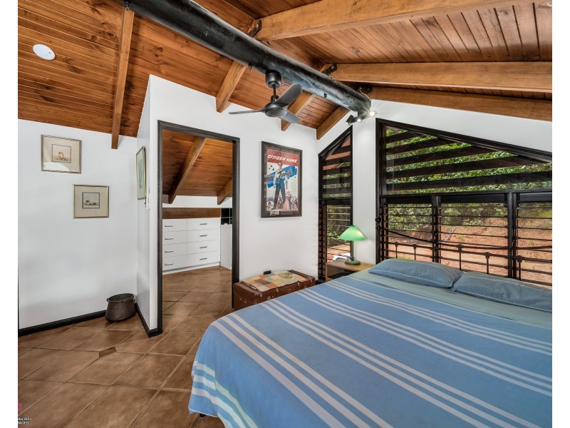 5 Plantation Dr, Bingil Bay QLD 4852