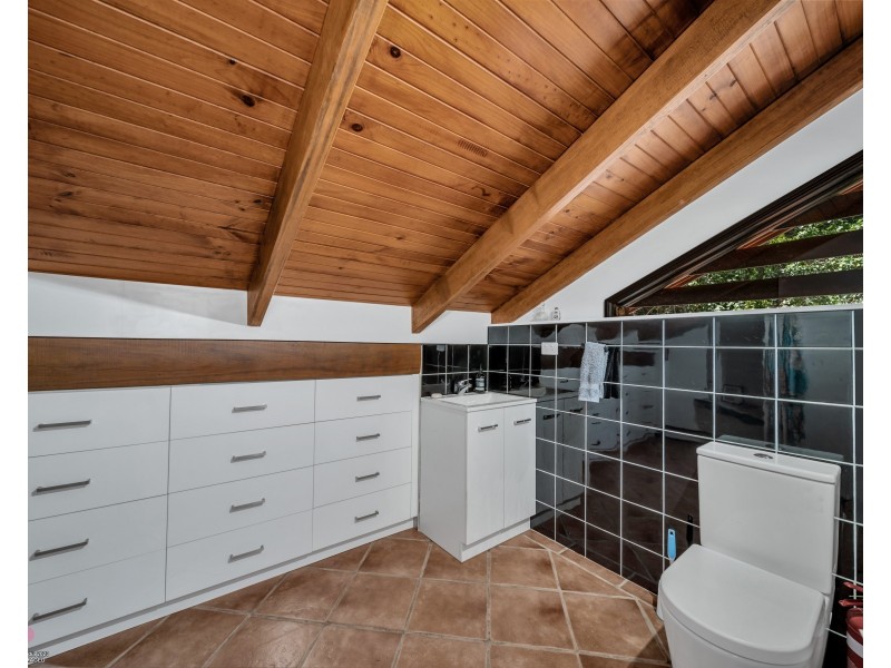 5 Plantation Dr, Bingil Bay QLD 4852