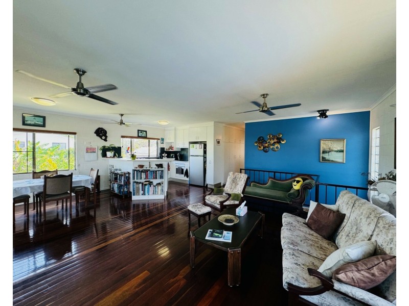 Unit 4/40 Wall St, South Mission Beach QLD 4852