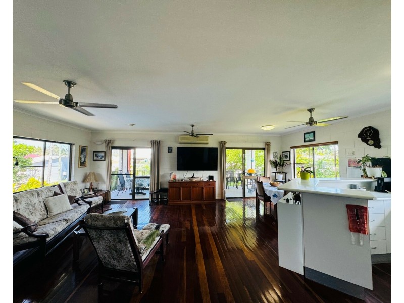 Unit 4/40 Wall St, South Mission Beach QLD 4852