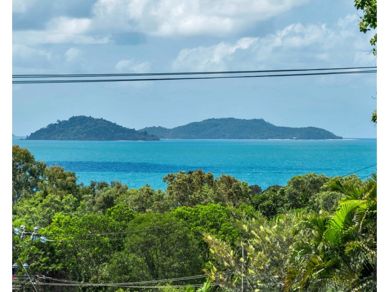 43 Mission Dr, South Mission Beach QLD 4852