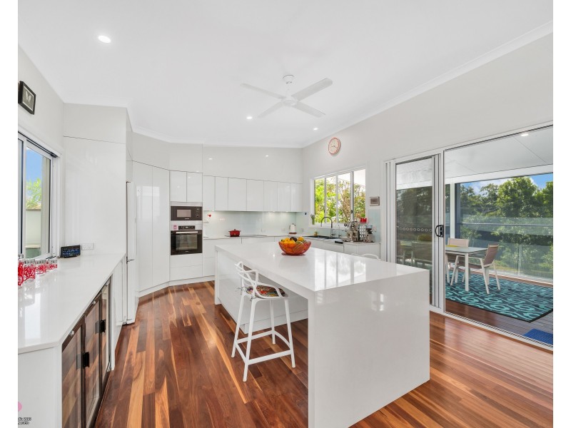 43 Mission Dr, South Mission Beach QLD 4852