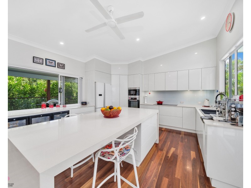 43 Mission Dr, South Mission Beach QLD 4852