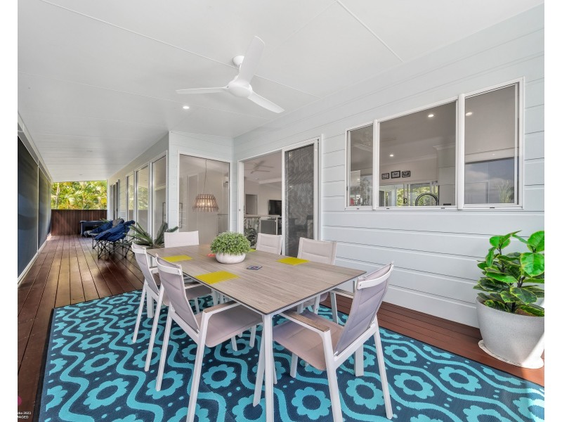 43 Mission Dr, South Mission Beach QLD 4852