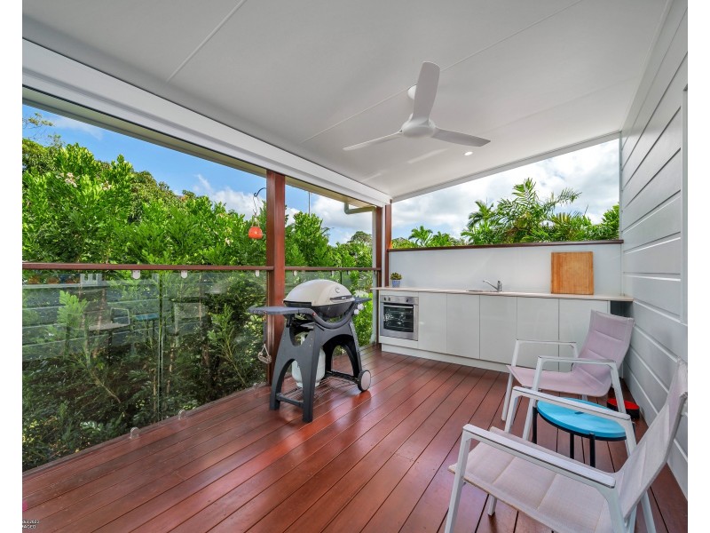 43 Mission Dr, South Mission Beach QLD 4852