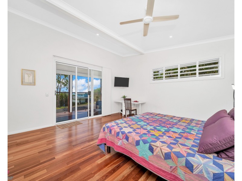 43 Mission Dr, South Mission Beach QLD 4852