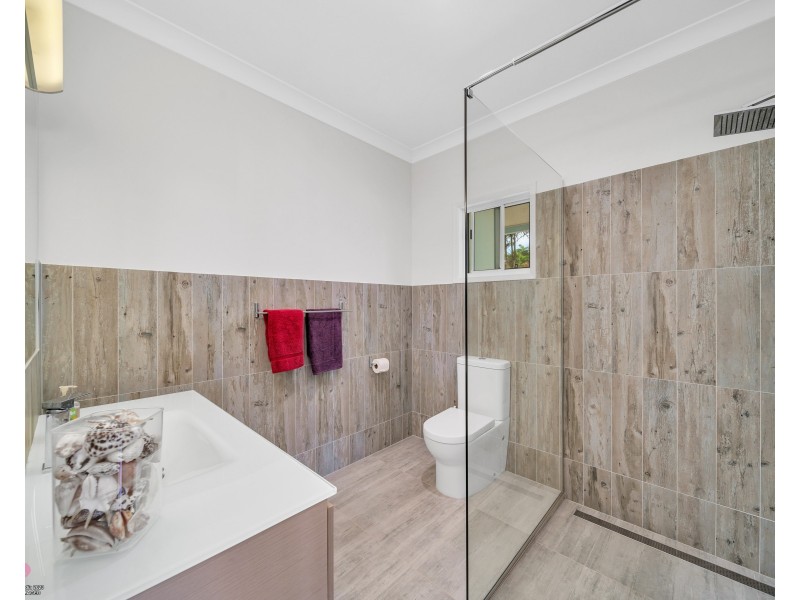 43 Mission Dr, South Mission Beach QLD 4852