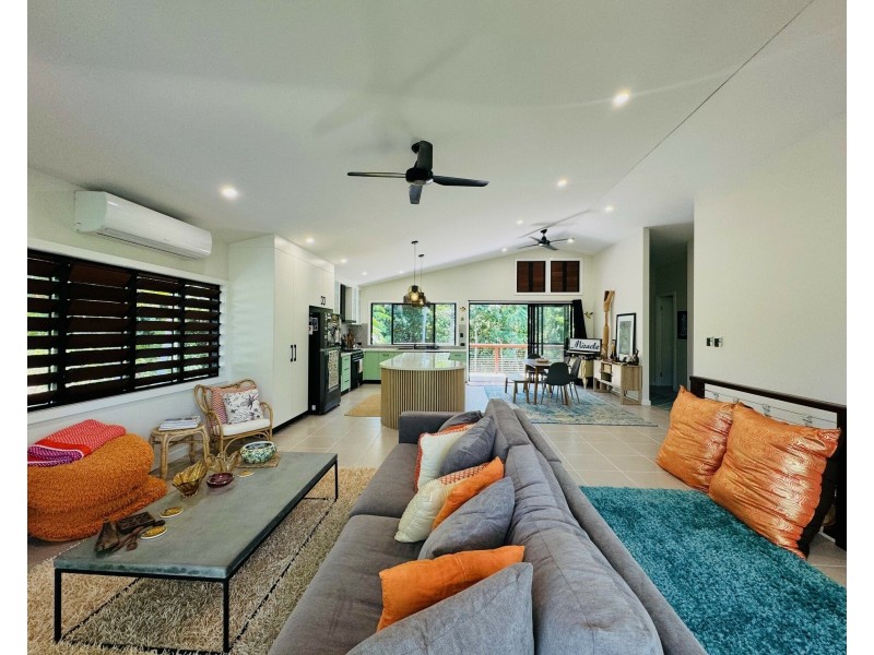 15 Pioneer St, Bingil Bay QLD 4852