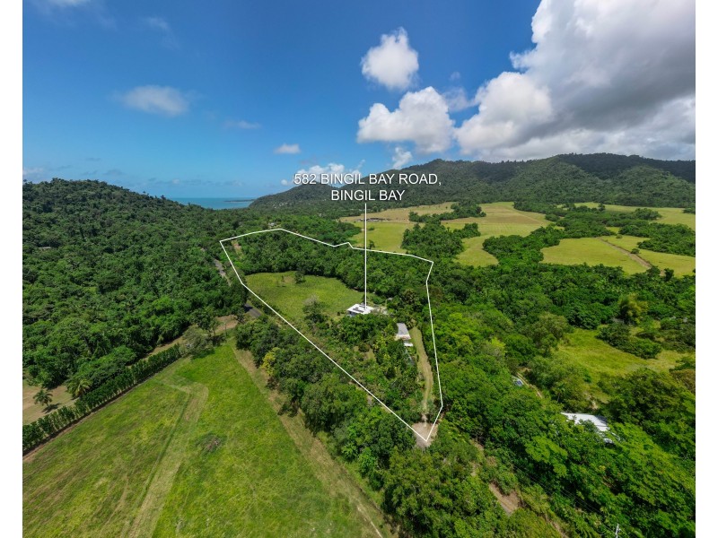 582 Bingil Bay Rd, Bingil Bay QLD 4852
