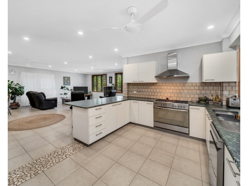 582 Bingil Bay Rd, Bingil Bay QLD 4852