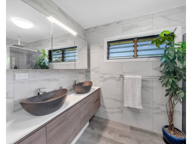 582 Bingil Bay Rd, Bingil Bay QLD 4852