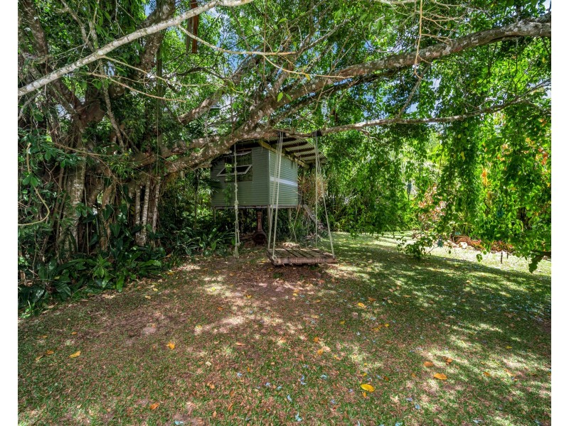 582 Bingil Bay Rd, Bingil Bay QLD 4852