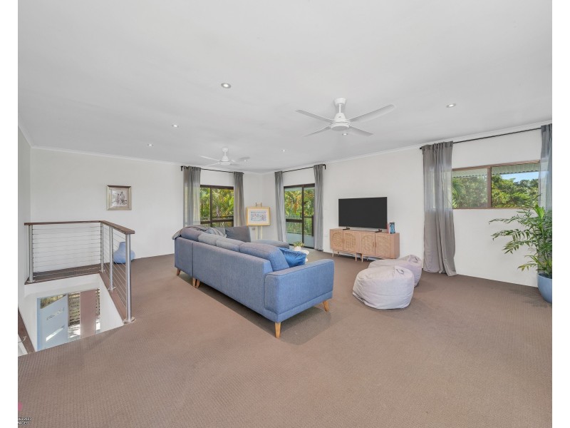 9 Commodore St, South Mission Beach QLD 4852