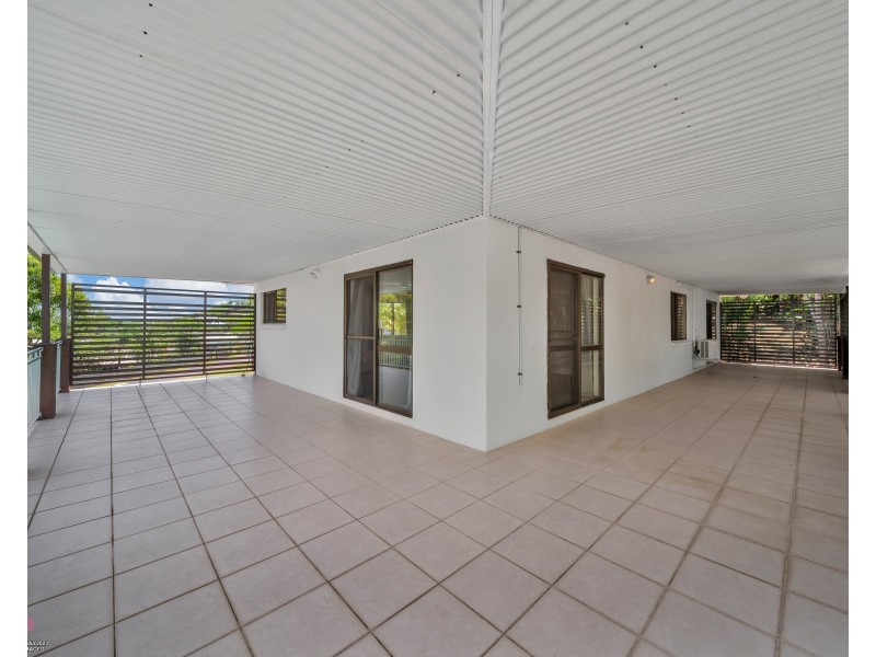 9 Commodore St, South Mission Beach QLD 4852