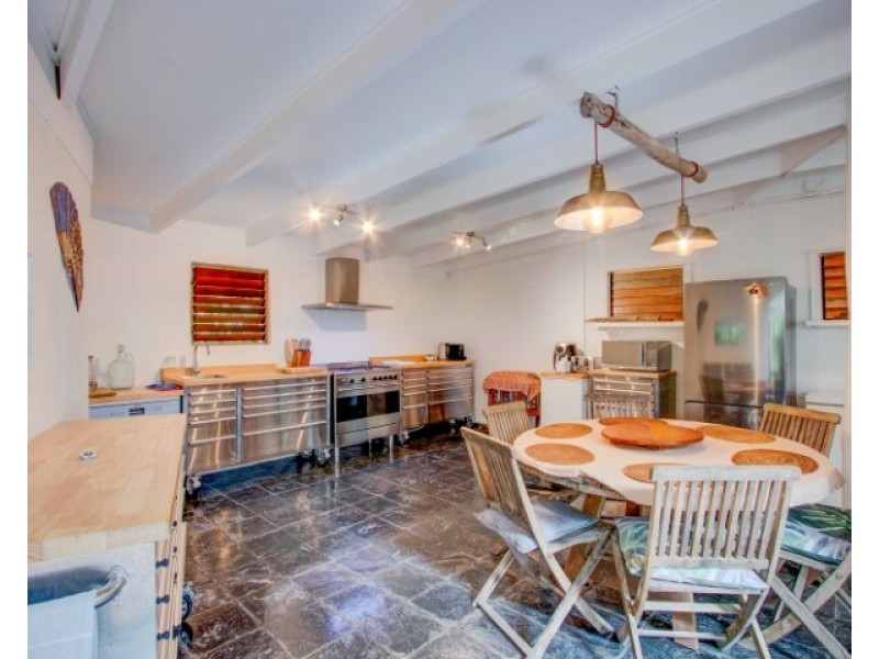 1 Cutten St, Bingil Bay QLD 4852