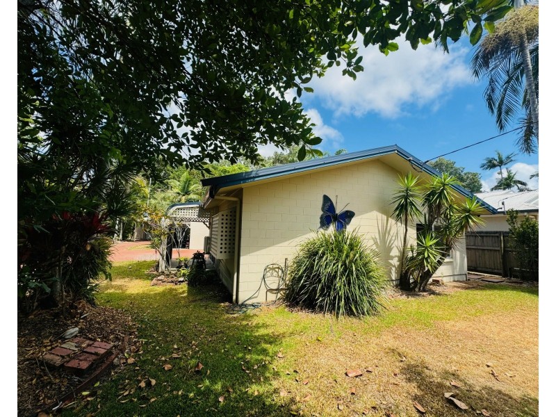 15 Seafarer Street, South Mission Beach QLD 4852