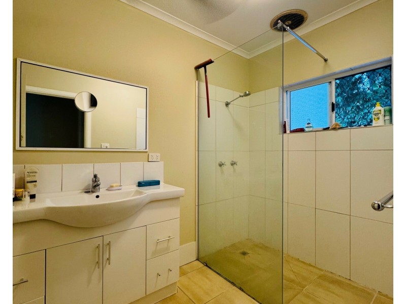 15 Seafarer Street, South Mission Beach QLD 4852