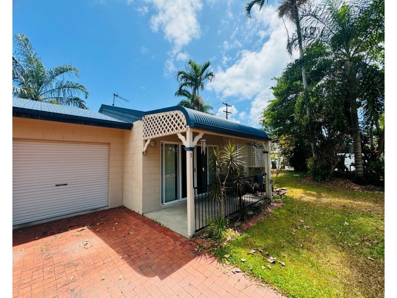 15 Seafarer Street, South Mission Beach QLD 4852