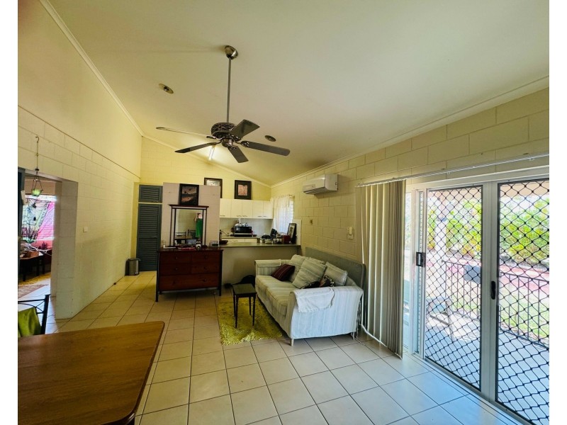 15 Seafarer Street, South Mission Beach QLD 4852