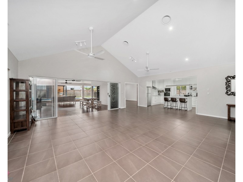 22 Mariner Dr, South Mission Beach QLD 4852