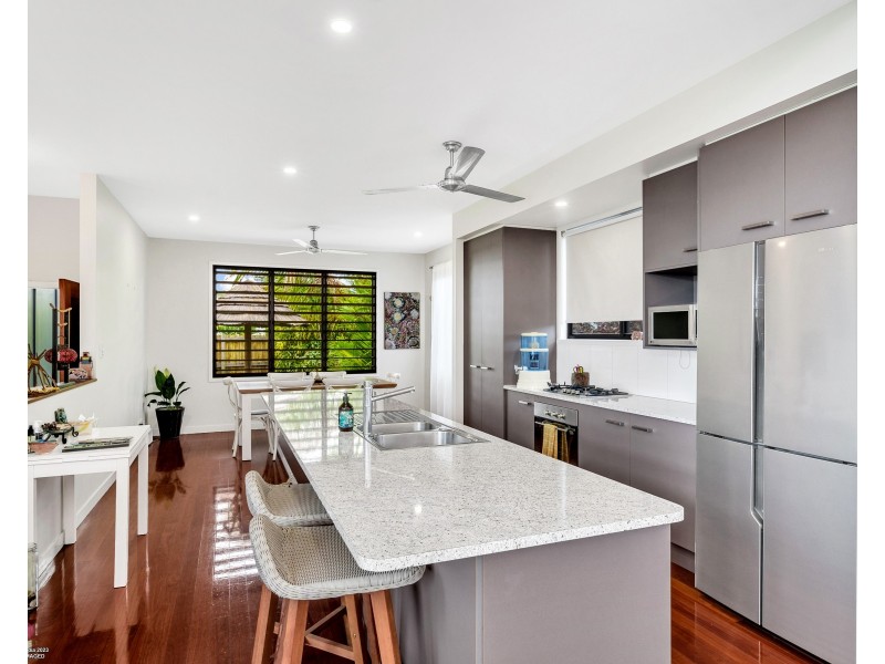4 Rise Crescent, Mission Beach QLD 4852