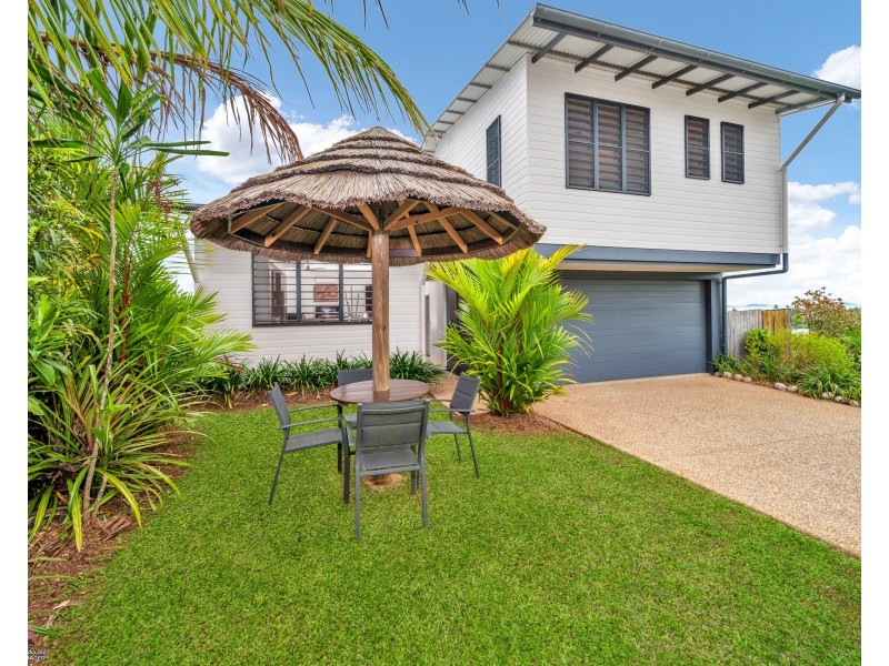 4 Rise Crescent, Mission Beach QLD 4852