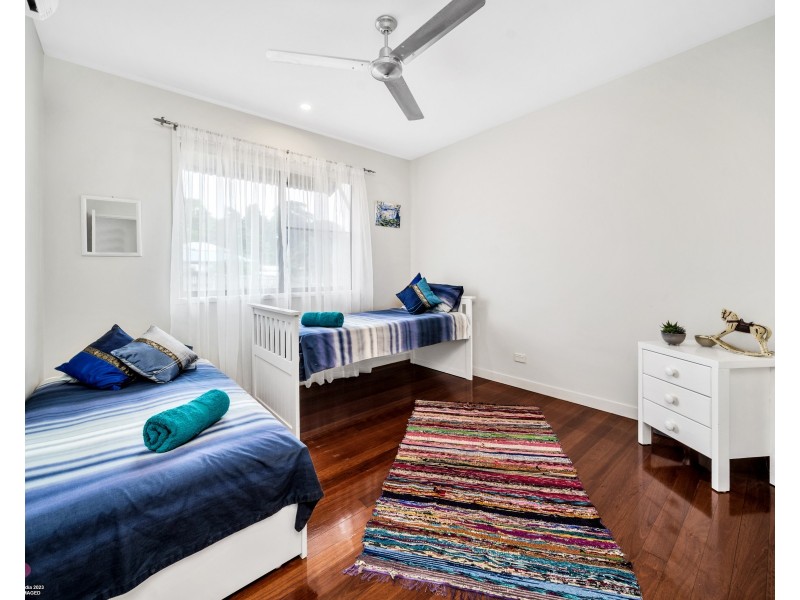 4 Rise Crescent, Mission Beach QLD 4852
