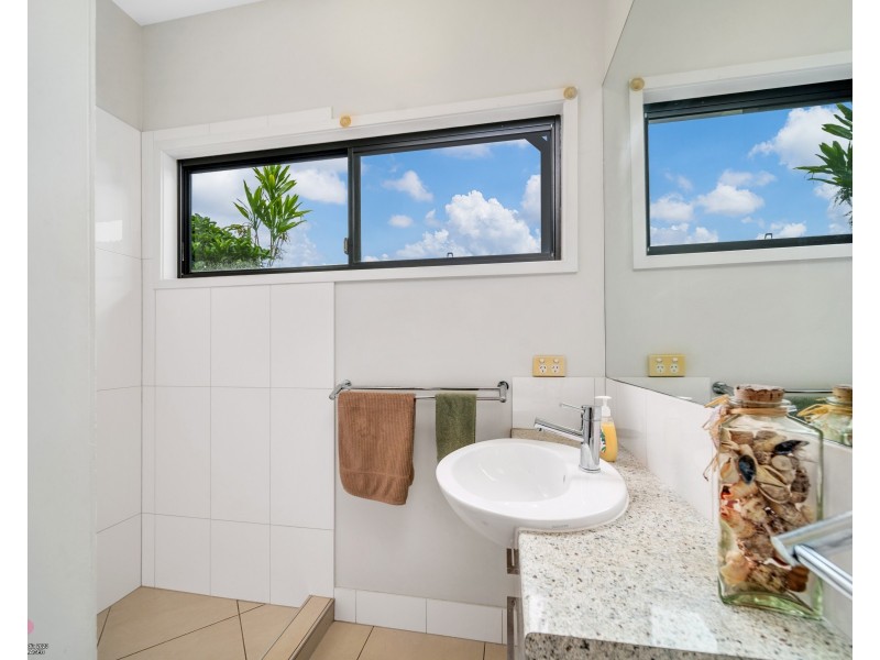 4 Rise Crescent, Mission Beach QLD 4852