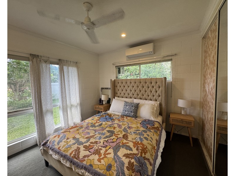 27 Cutten St, Bingil Bay QLD 4852