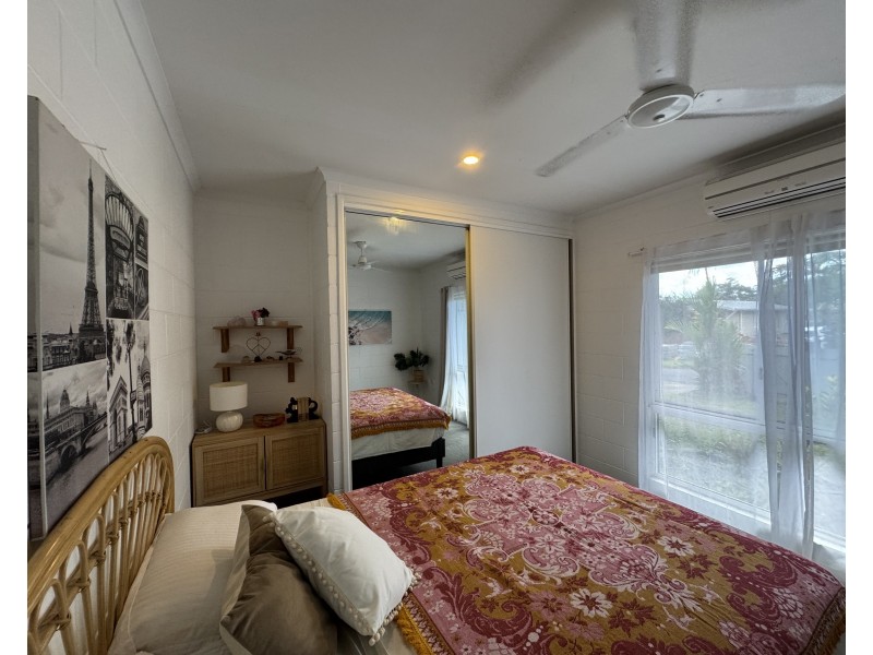 27 Cutten St, Bingil Bay QLD 4852