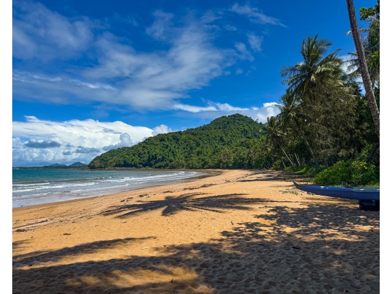 27 Cutten St, Bingil Bay QLD 4852