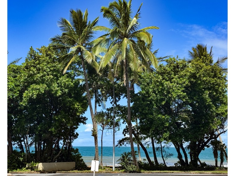 27 Cutten St, Bingil Bay QLD 4852