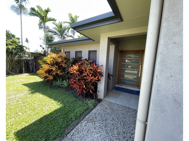 37 Midshipman St, South Mission Beach QLD 4852