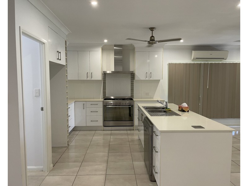37 Midshipman St, South Mission Beach QLD 4852