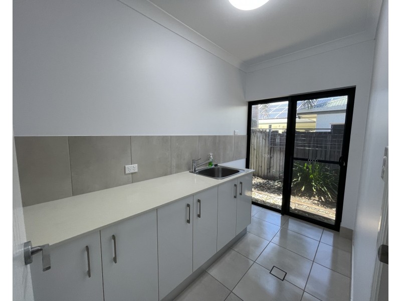 37 Midshipman St, South Mission Beach QLD 4852