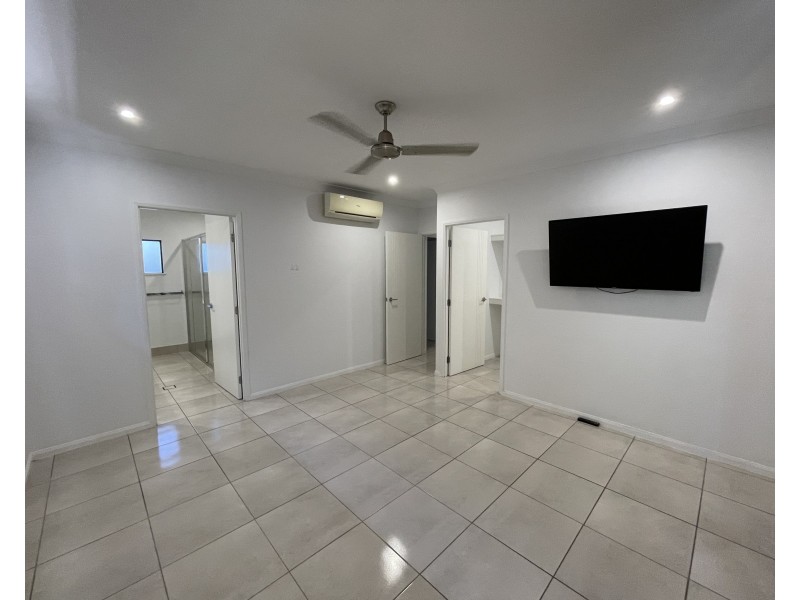 37 Midshipman St, South Mission Beach QLD 4852