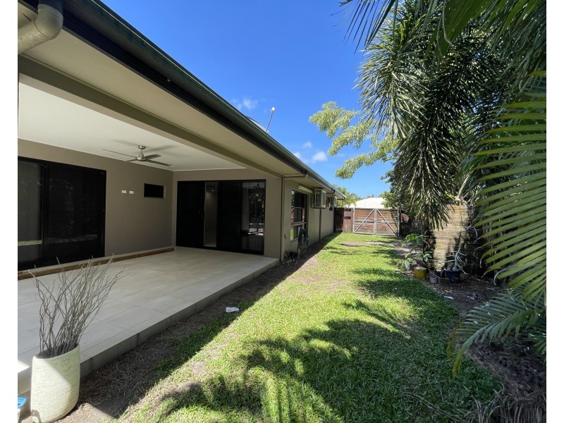 37 Midshipman St, South Mission Beach QLD 4852